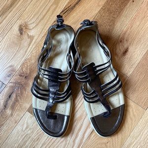 Like New ECCO Metallic Bronze Leather Sandals with Zip Back (size 41/10-10.5)